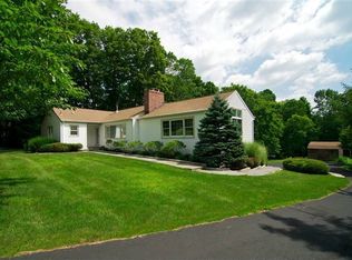10 Ridgebury Rd, Ridgefield, CT 06877