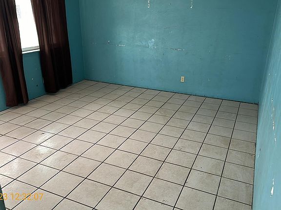 3rd image of 622 La Paz Dr