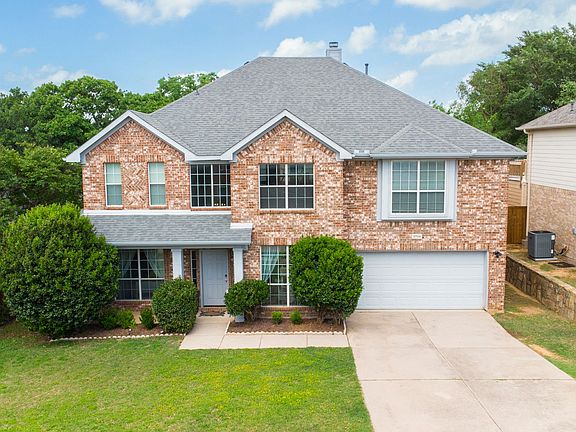 2nd image of 3709 Saint Johns Dr