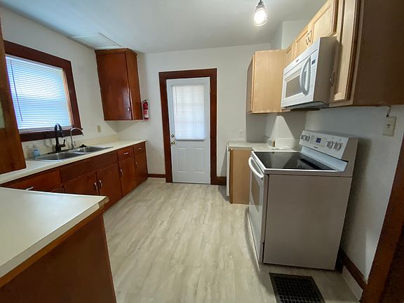 2nd image of 712 Lafayette Ave