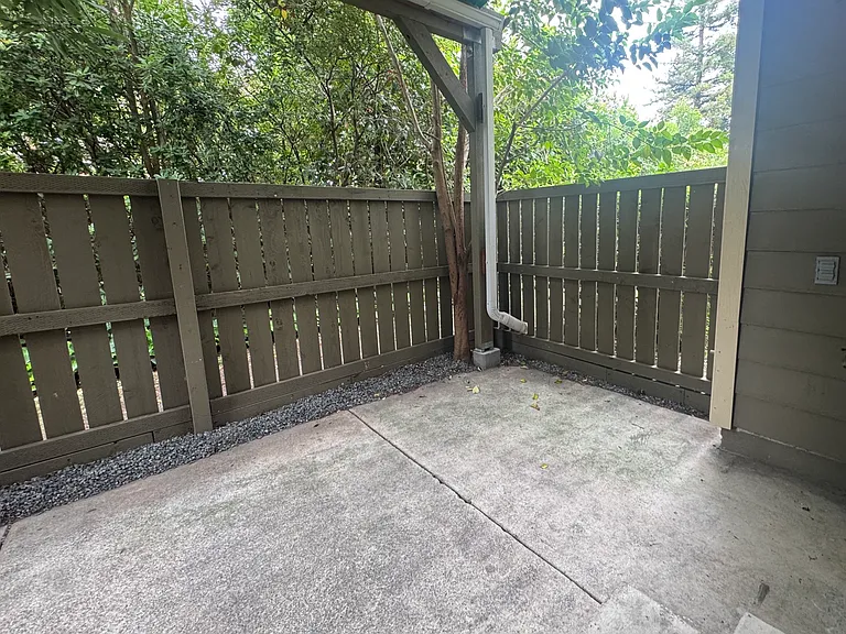 233 Enterprise Dr — Photo 13