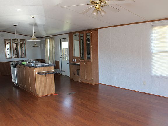 3rd image of 5002 Shoreline Cir W