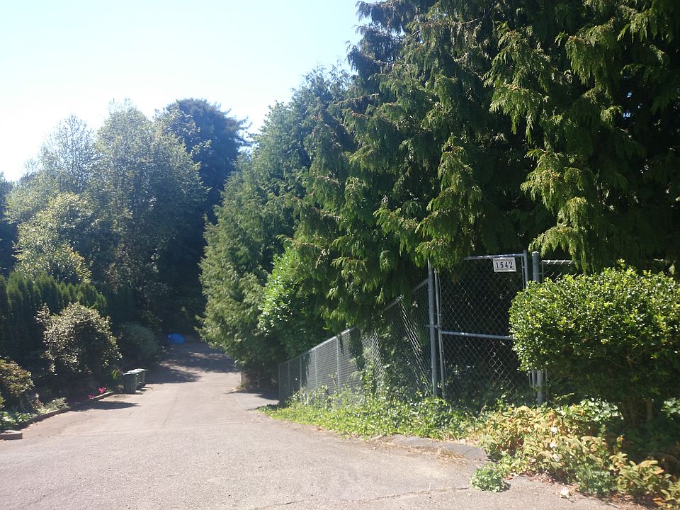 1st image of 1542 NW Woodbine Way
