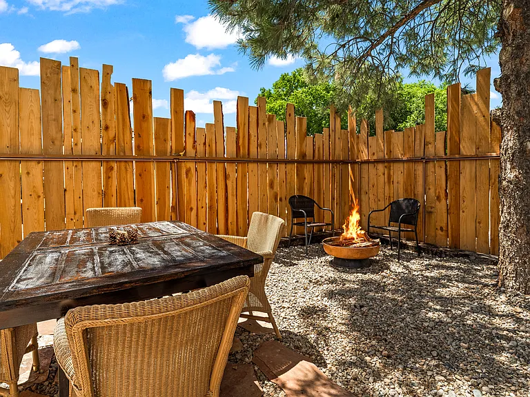 1802 Paseo Del Pueblo Sur — Photo 36