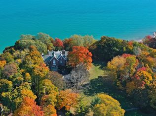 111 N Mayflower Rd, Lake Forest, IL 60045