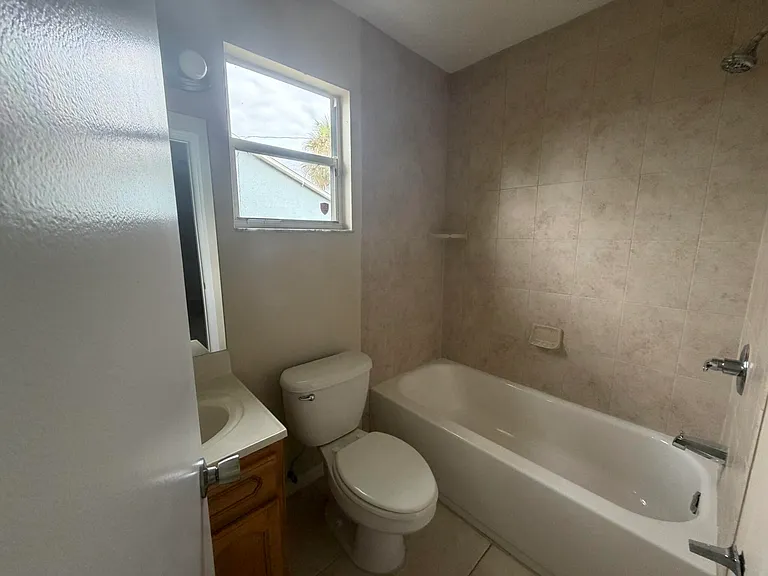 2342 SW Bayshore Blvd — Photo 18