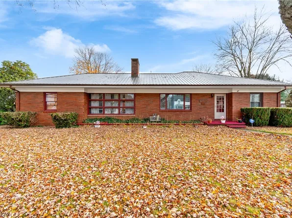 229 3rd Ave NW, Beach City, OH 44608
