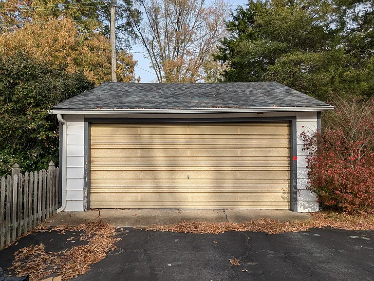 705 Woodberry Rd — Photo 23