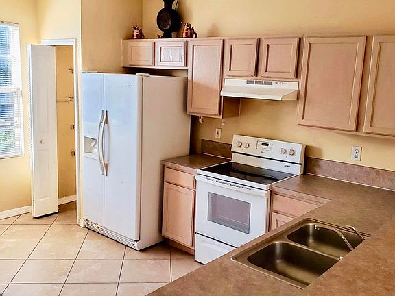 2nd image of 292 Marion Pl #292