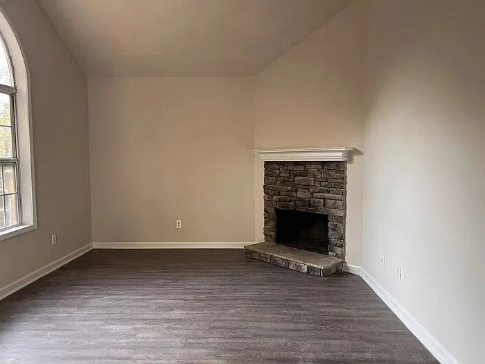2 bed, 2.0 bath, 736 sqft, $1,695 — Photo 2