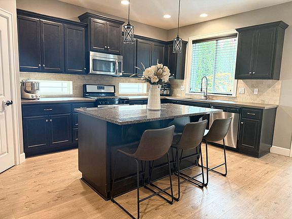 2nd image of 18857 Tanoak Way