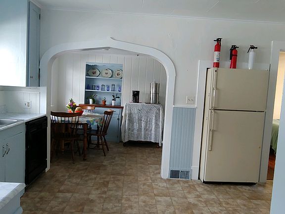 5th image of 117 E Victoria Ave