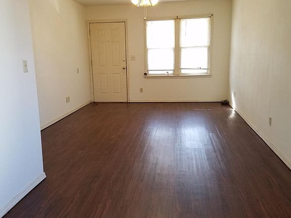 Livingroom, as seen from the dining room.