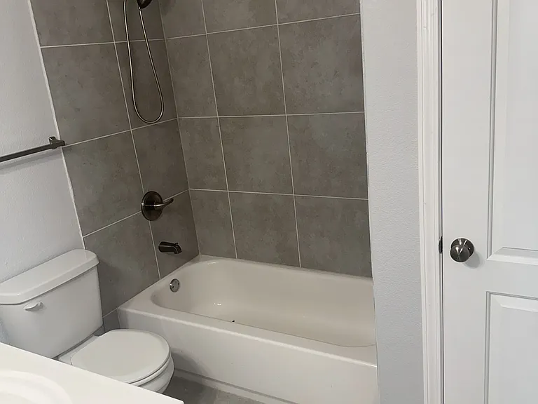 2700 Myrtle Ave — Photo 5
