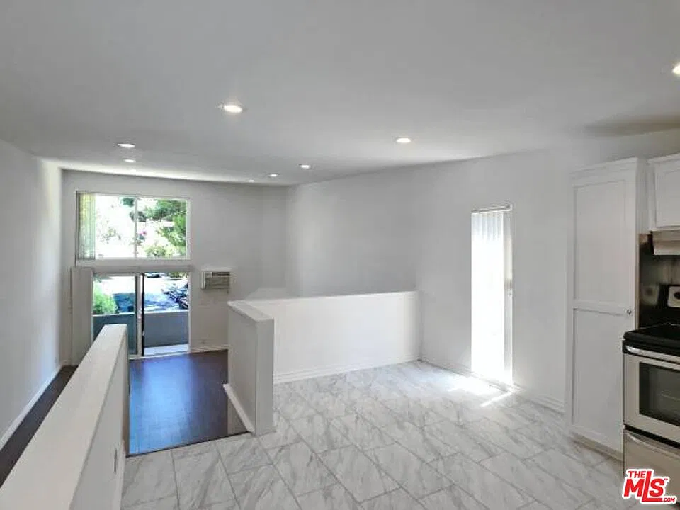 1 bed, 1.0 bath, 1100 sqft, $3,195 — Photo 3