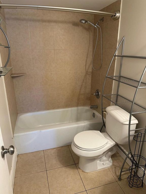 400 N Riverside Drive #102, photo 4