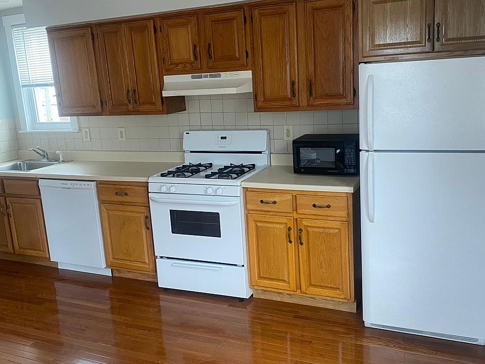 1st image of 815 McLean Ave #2