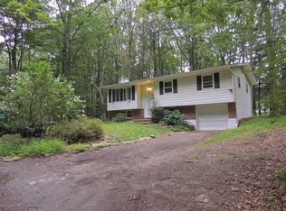 318 Charles Folly Rd, Bartonsville, PA 18321