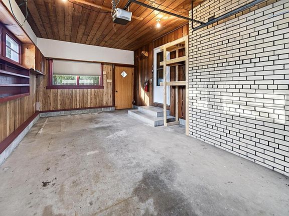 5th image of 920 Zeisler STREET
