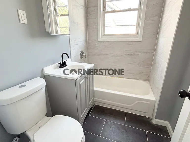 16 Crescent Ave — Photo 7