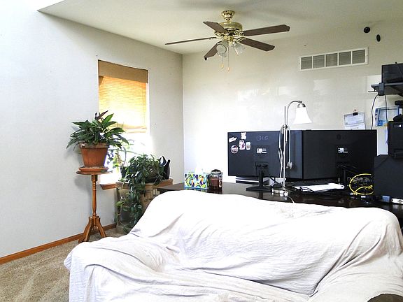 3rd image of 2217 Twin Lakes Ct