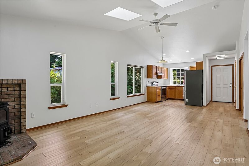 4th image of 43133 177th Street SE
