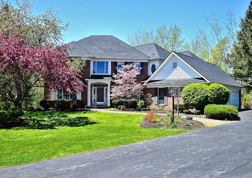 17 Crownwood Circle