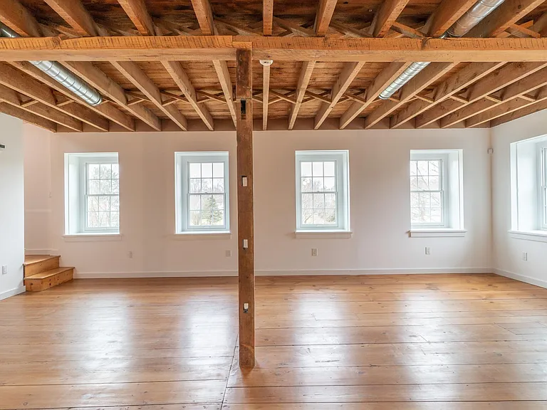 2519 Northwood Ave — Photo 44