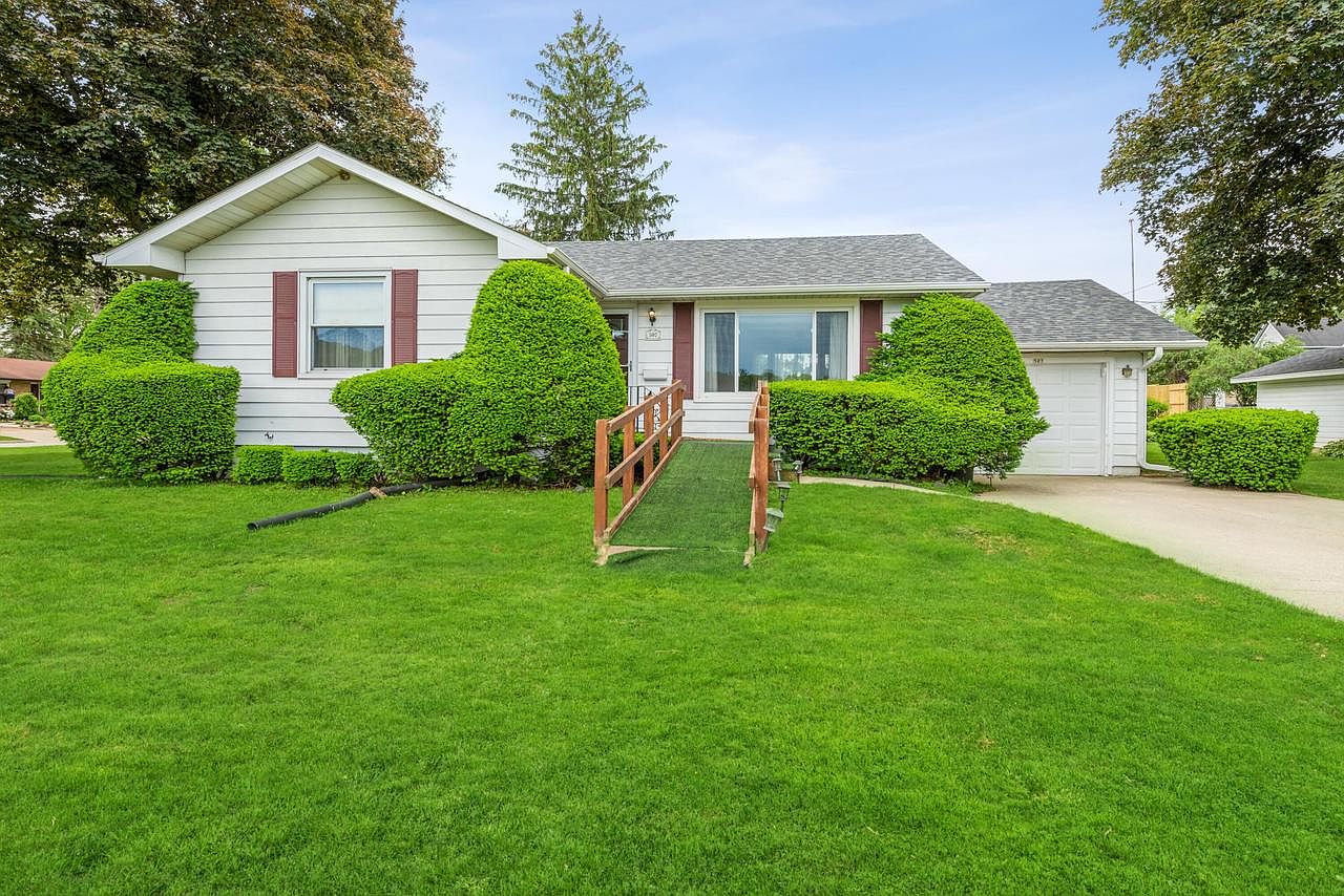 507 Gifford St, Genoa City, WI 53128 Zillow