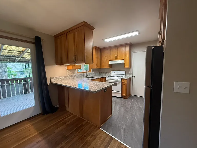 12913 SE Taylor Ct — Photo 5