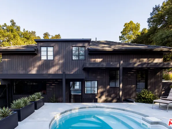 3860 Kingswood Rd, Sherman Oaks, CA 91403