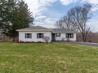 5002 Fairhaven Rd, Davenport, IA 52807