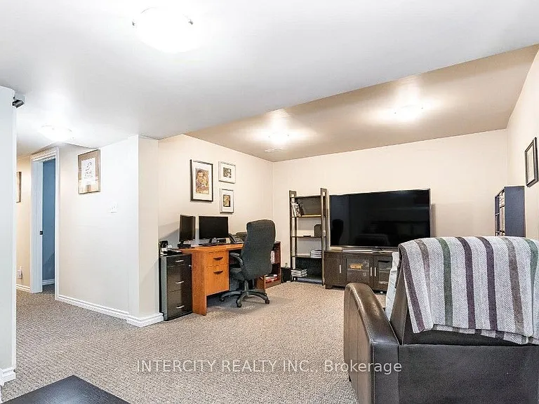 79 Kinzie Ln — Photo 5