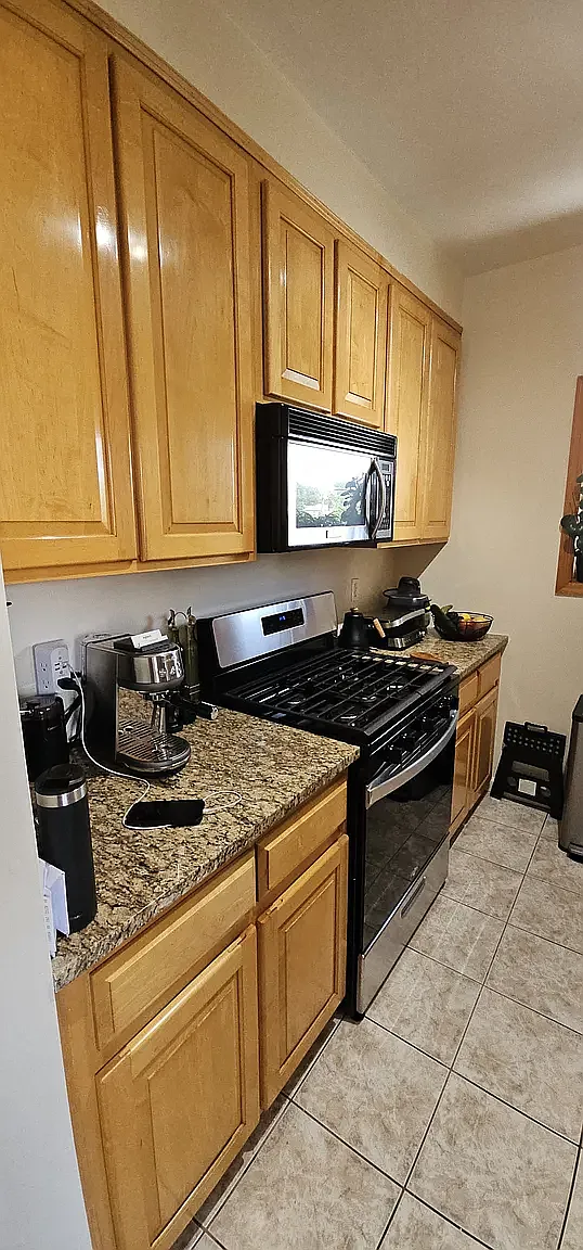 3 bed, 1200 sqft, $3,500 — Photo 2