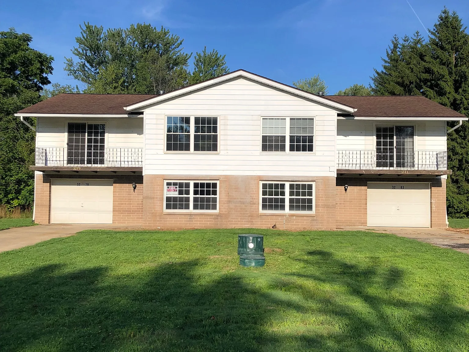 2 bed, 1.5 bath, 1100 sqft, $1,700 — Photo 2