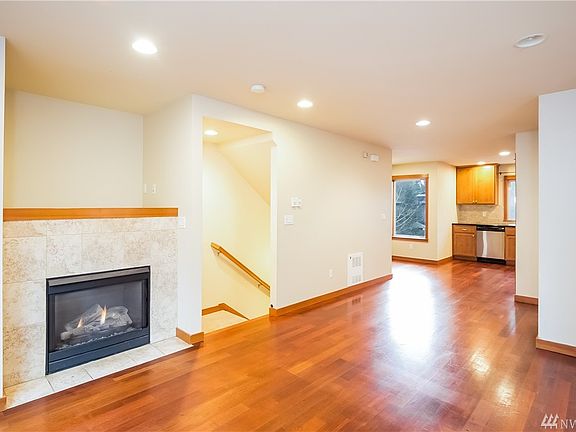 3rd image of 2505 NE 125th St