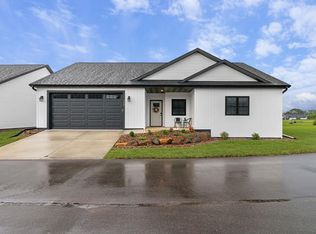 200 Bonnie Ln, Belleville, WI 53508