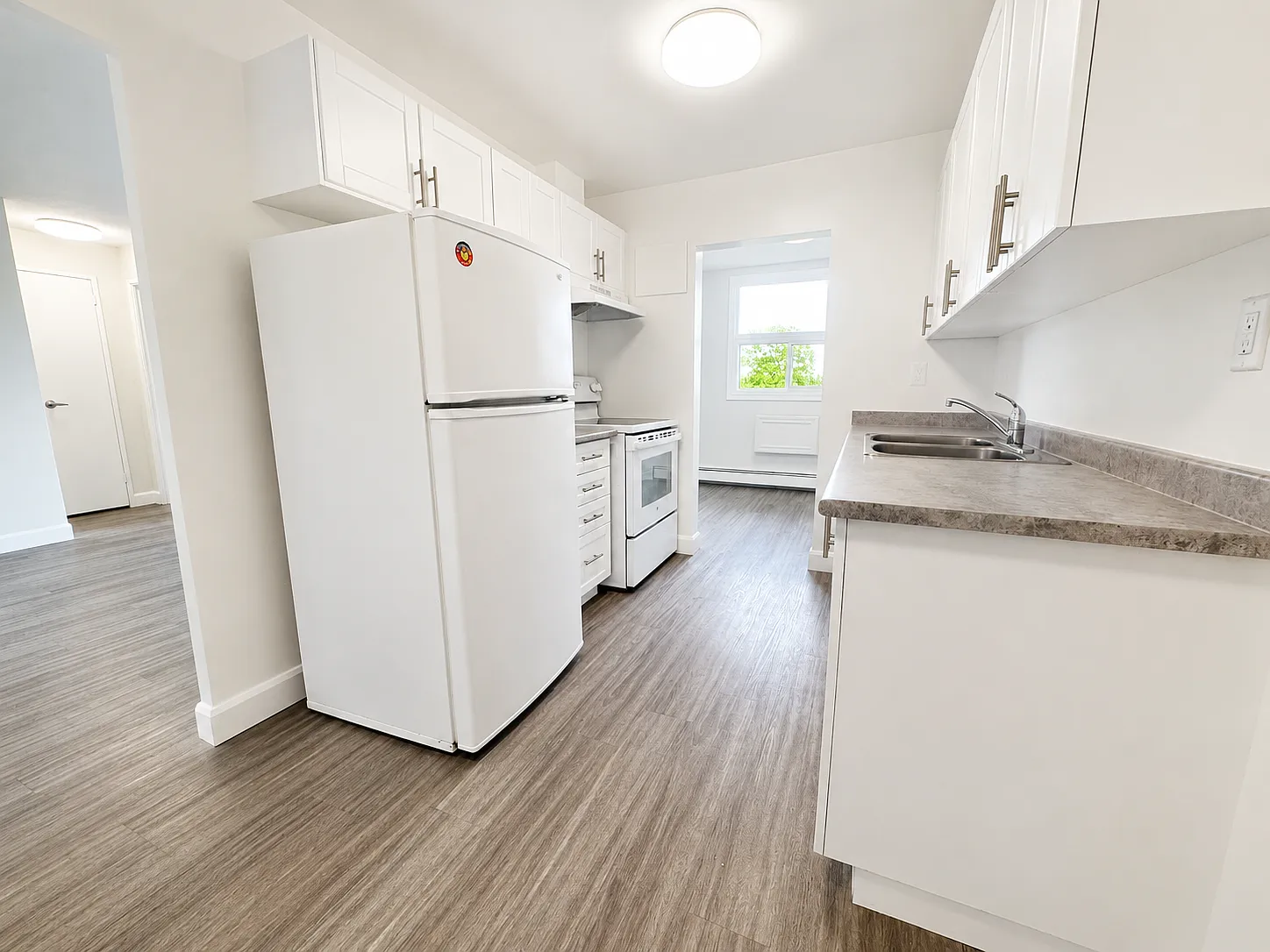 1 bedroom - 200 London Rd Sarnia ON N7T 7S9 — Photo 3