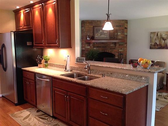 4th image of 5212 Oakbrooke Dr