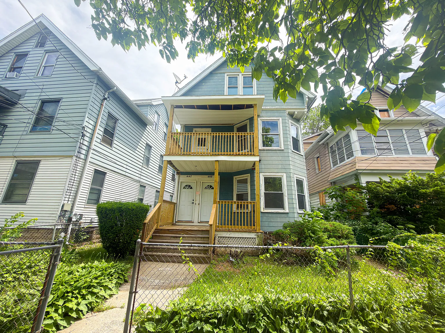 3 bed, 1100 sqft, $1,999 — Photo 2