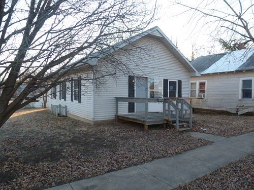 1st image of 800 S Taylor St