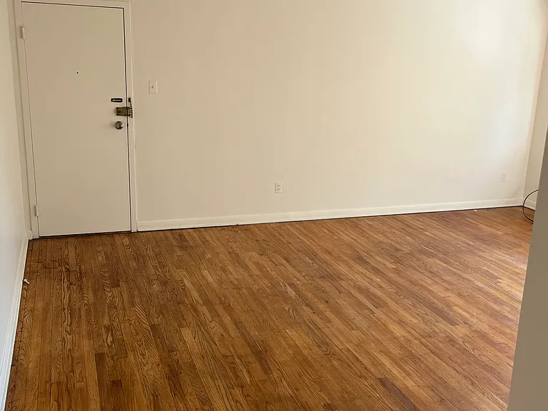 2222 Broadway Ave #203 — Photo 3