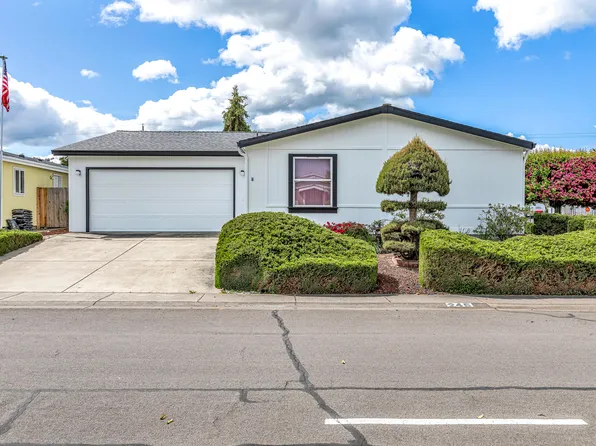 555 Freeman Rd Unit 245, Central Point, OR 97502
