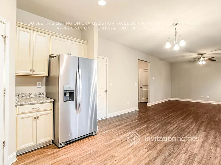 5626 Colonial Garden Dr — Photo 9