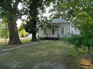 515 N High St, Stanberry, MO 64489