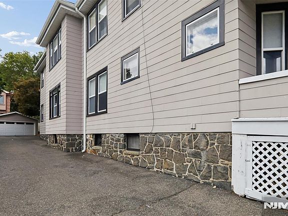3rd image of 290 Columbia Avenue