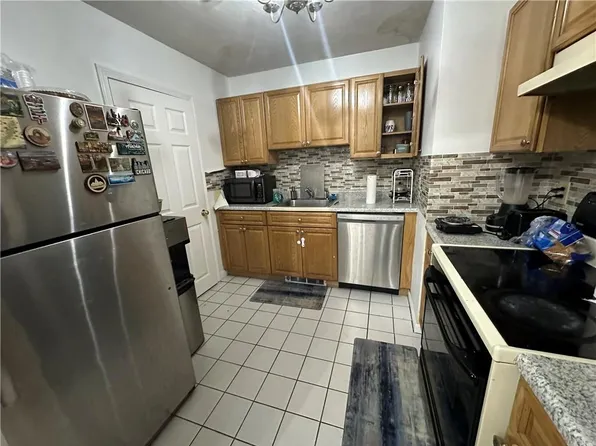 200 Manville Hill Rd APT 8, Cumberland, RI 02864