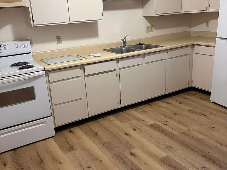 220 N Brookwood Dr — Photo 11