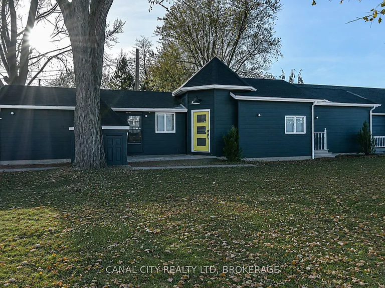 6 Colton Ave — Photo 2