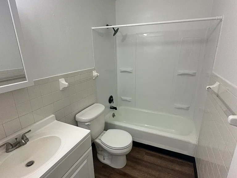 726 Rodney St — Photo 13